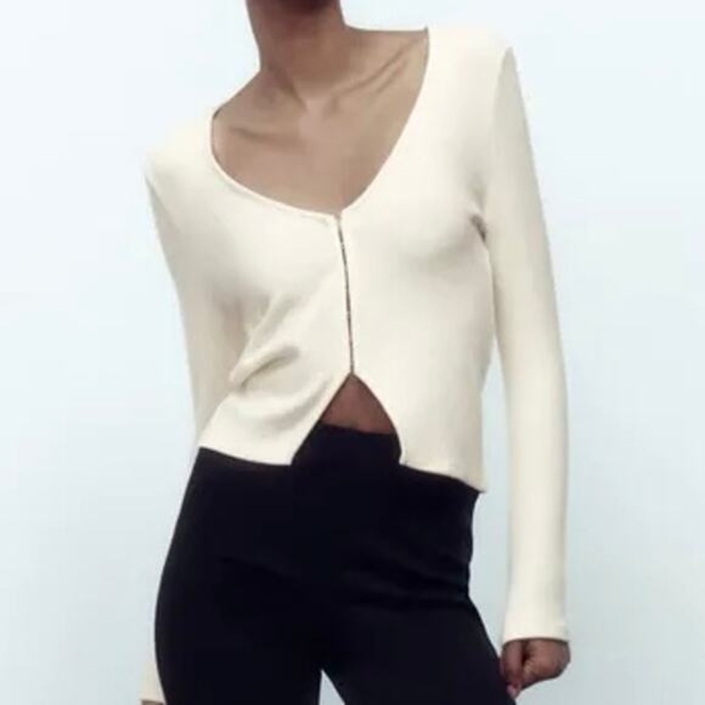 Zara Cream V-Neck Ribbed Button-Front Sweater